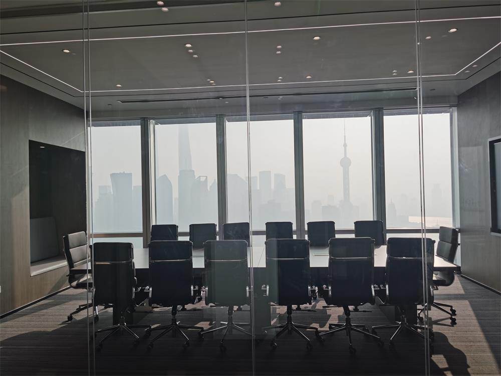 聊聊辦公室裝修怎么選才能讓辦公家具更環(huán)保，既貼心又實(shí)用。